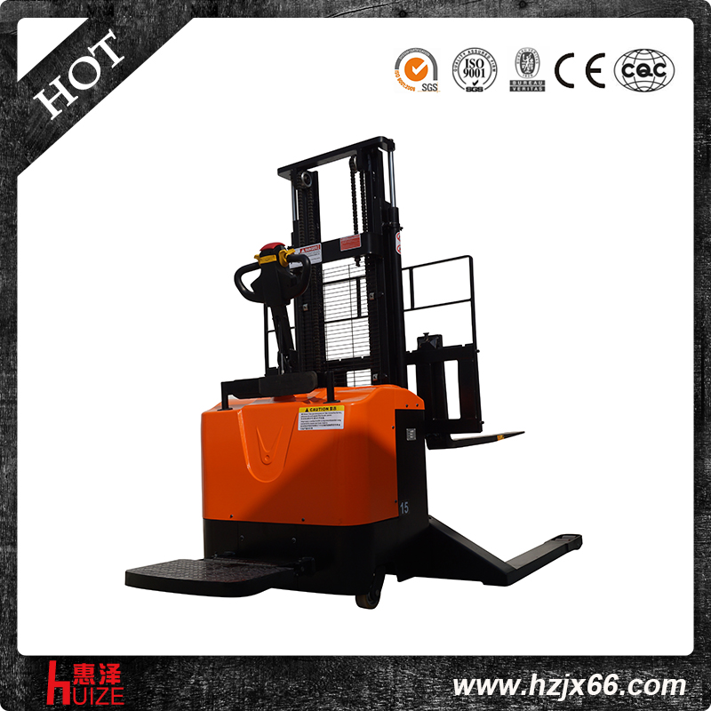 新款全電動堆高車寬腿 (2) 新款全電動堆高車寬腿 (2)