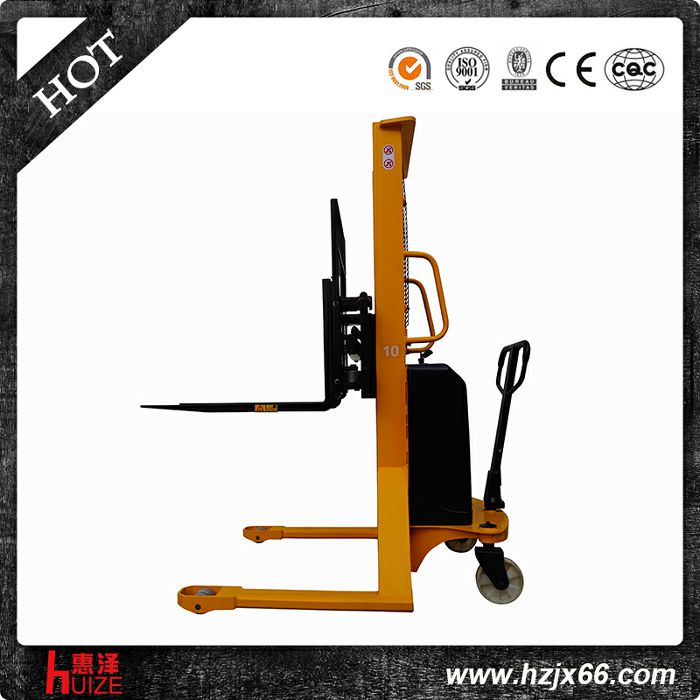 半電動堆高車(貨叉側移式) 半電動堆高車(貨叉側移式)