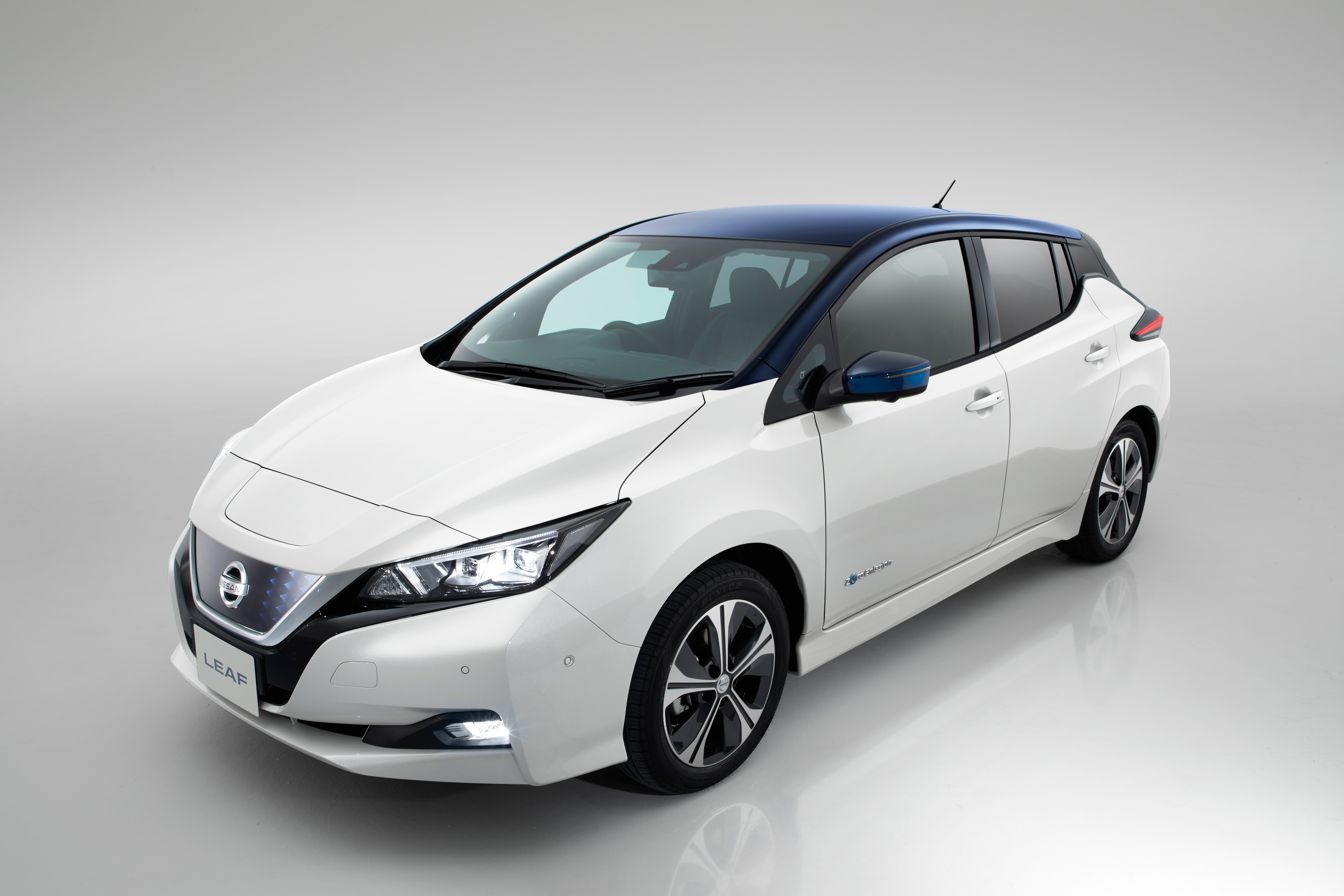 日產軒逸純電亮相北京車展，開啟家用電動車新篇章